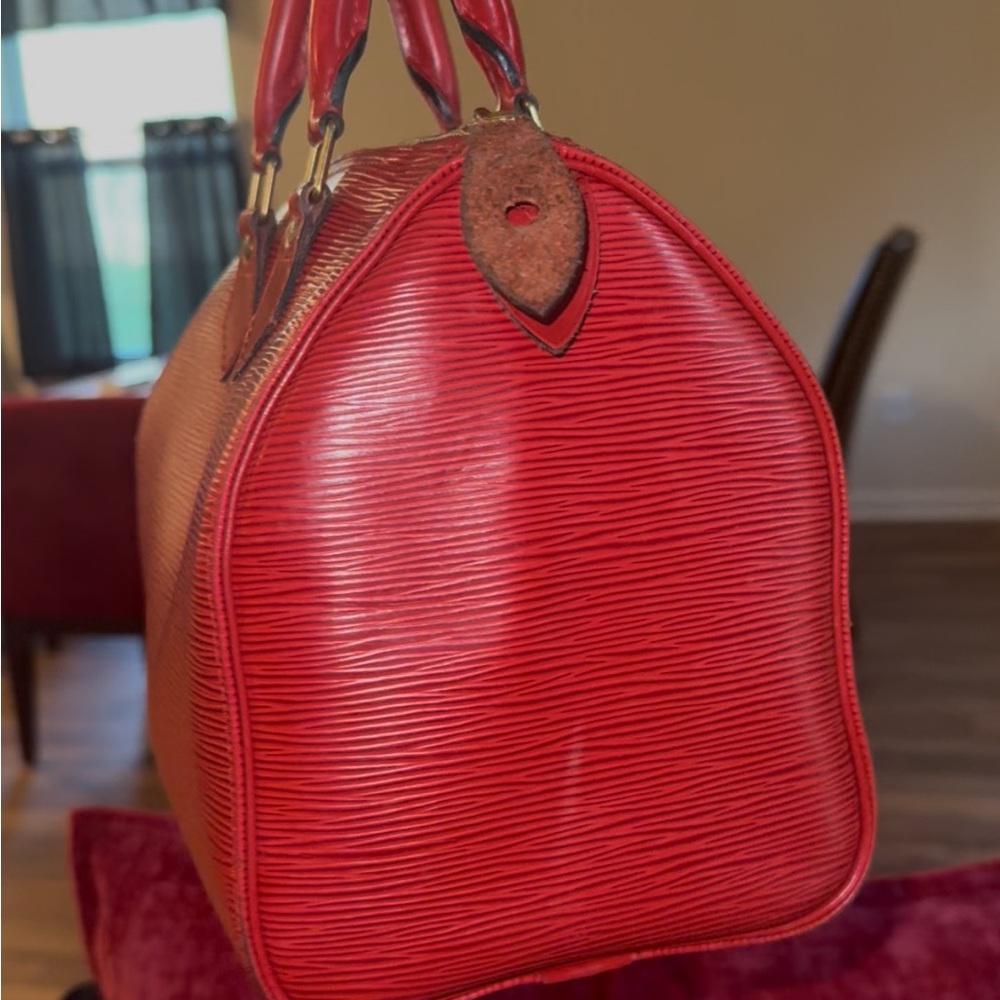 Louis Vuitton Pre-Owned
1995 pre-owned Speedy
25 tote